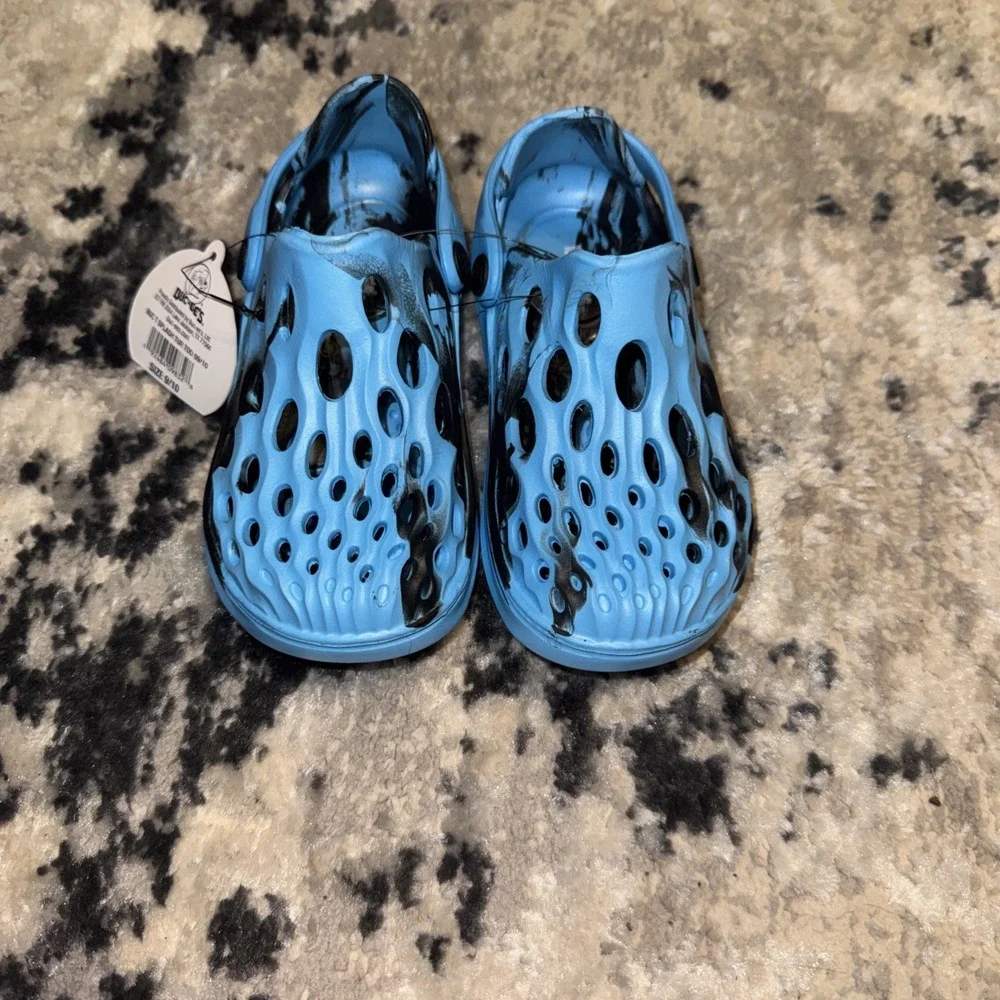 Buc-eecs Little Kids Water Shoes Sandals Youth Boys Size 9 - 10  Blue Swirl